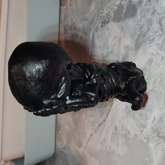 Black carving - Picture 2 of 4